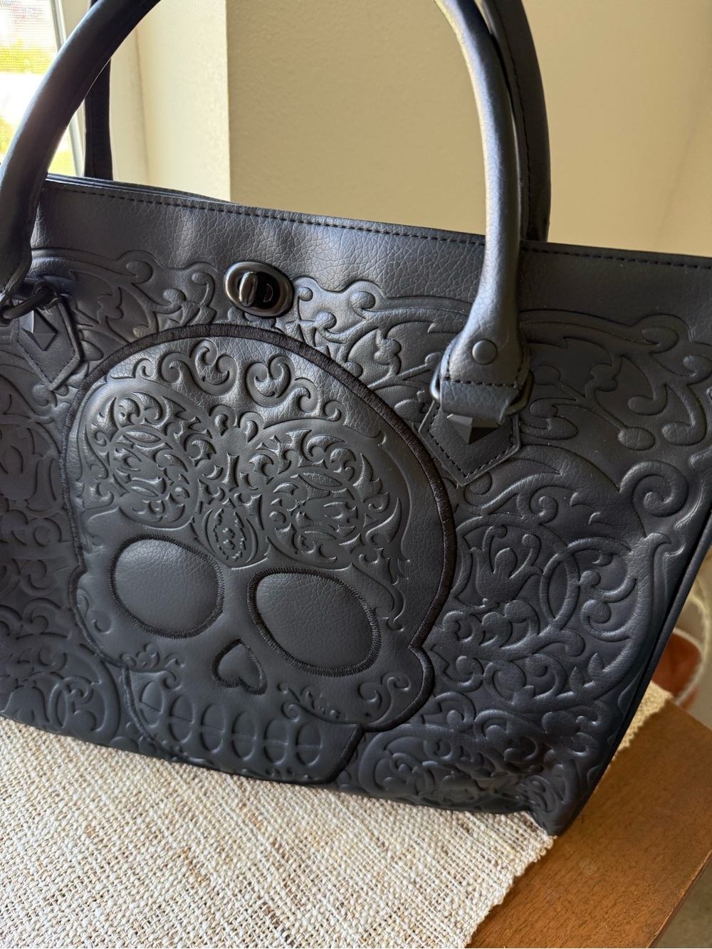Rare Loungefly Black Embossed Skull Tote Bag - Picture 3 of 6